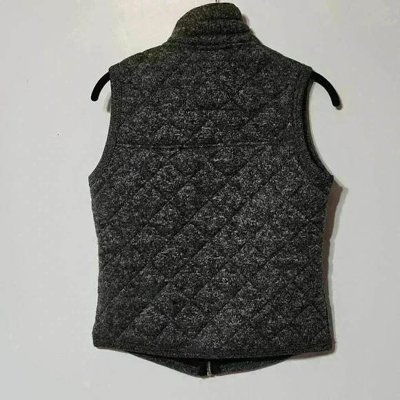 COPY - Abercrombie & Fitch Quilt pattern Grey vest size  medium - Picture 4 of 6